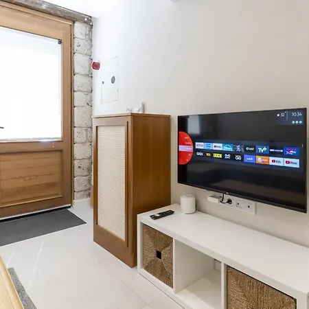 Naro Alacati Koeyici Çeşme